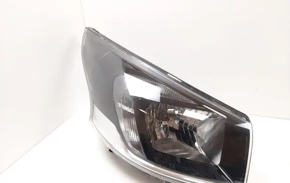 Opel Vivaro Headlight/headlamp 260107798R 93867953 1EE011565