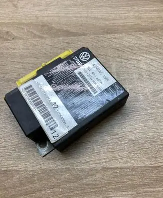 Volkswagen PASSAT B6 Airbag control unit/module 3C0909605M 391125
