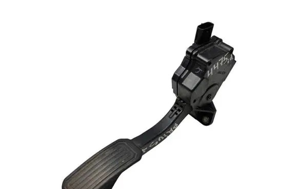 Toyota Prius+ (ZVW40) Accelerator throttle pedal 7811012050 1988008571 09P20B00120