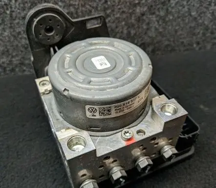 Volkswagen PASSAT B8 ABS Pump 3Q0907379N 3Q0614517N
