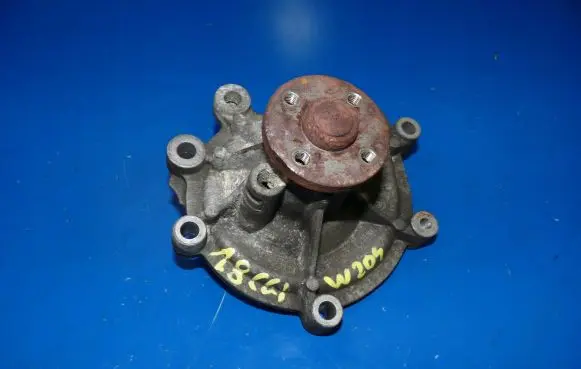 Mercedes-Benz C W204 Water pump R2712010401