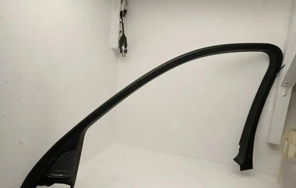 BMW X6 F16 Front door glass trim molding 7318178
