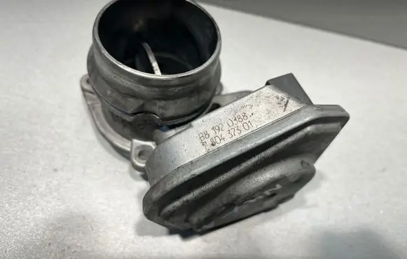 BMW 3 E92 E93 Engine shut-off valve 7804373 B81920388