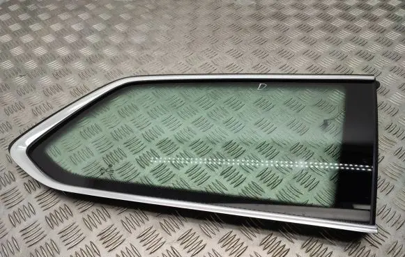Volkswagen PASSAT B8 Rear side window