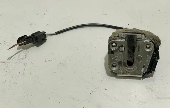 Renault Master III Rear door lock