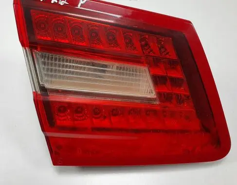 Tailgate rear/tail lights
