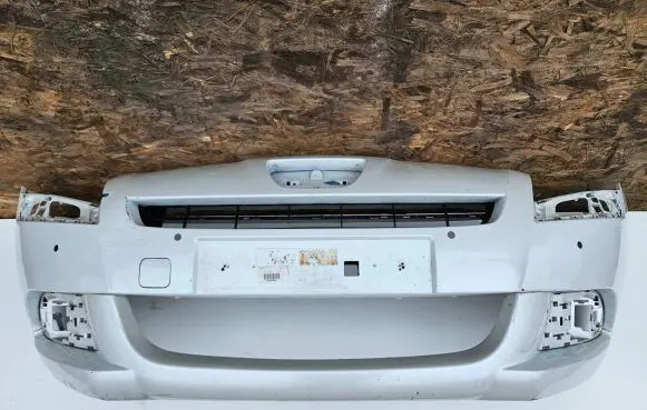 Peugeot 5008 Front bumper 968744577
