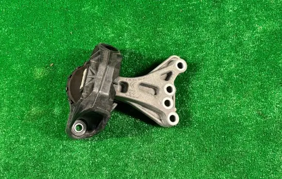 Citroen C3 Engine mount bracket 9676780580