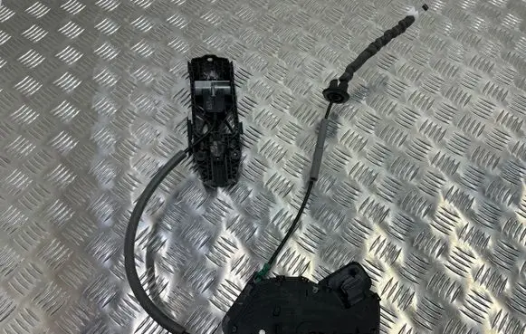 Audi Q3 F3 Front door lock 45330180 5TC837015B A046465