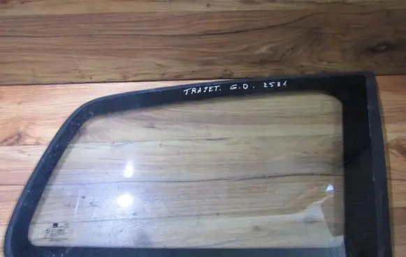 Hyundai Trajet Rear side window