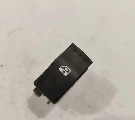 Renault Megane II Electric window control switch 220510C