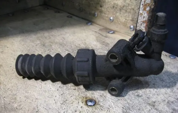 Citroen C3 Clutch slave cylinder FTE0325