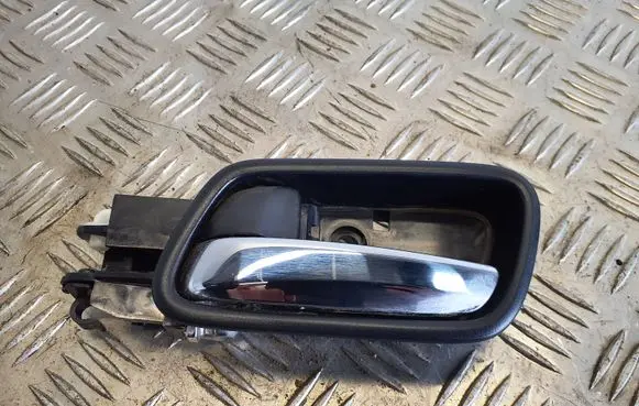 Honda CR-V Rear door interior handle
