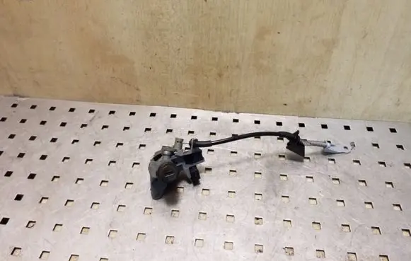Audi A4 S4 B6 8E 8H Tailgate exterior lock 8E0827573