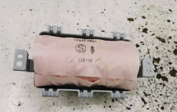 Subaru Impreza V Passenger airbag