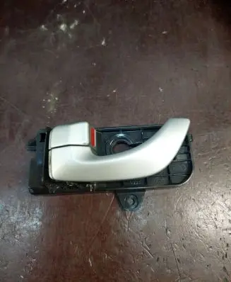 Hyundai Sonata Front door interior handle 82613nf000