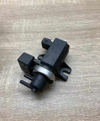 BMW 3 E46 Turbo solenoid valve 2247906 722796000