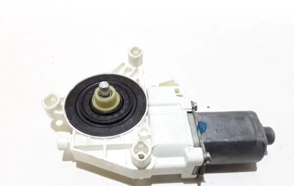 Mercedes-Benz R W251 Front door window regulator motor A2518200842 0130822272
