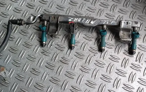 Mazda 2 Fuel injectors set 9EK22