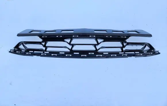 Chevrolet Camaro Front bumper upper radiator grill 84535154