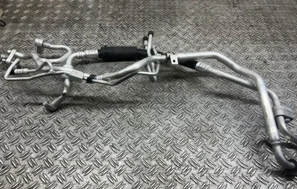 Ford Explorer VI Air conditioning (A/C) pipe/hose L1MH19E881