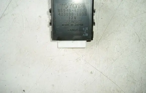 Toyota RAV 4 (XA30) Window wiper relay 8594042020 4230001000