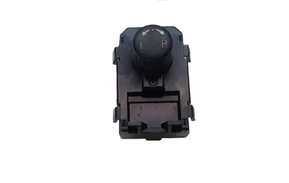 Nissan X-Trail T31 Wing mirror switch 8111SD