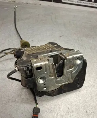 Mercedes-Benz E W211 Front door lock 2117200335