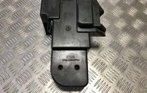 Ford Focus Fuse box cover XS4Q9B374AB