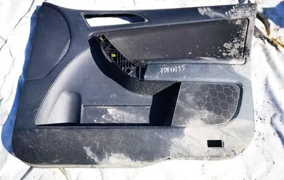 Skoda Yeti (5L) Front door card panel trim 5l2867006b