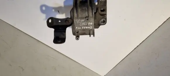 Volkswagen Touran I Engine mount bracket 1K0199262