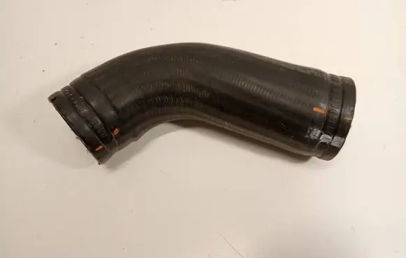 Volvo XC60 Intercooler hose/pipe 31422095