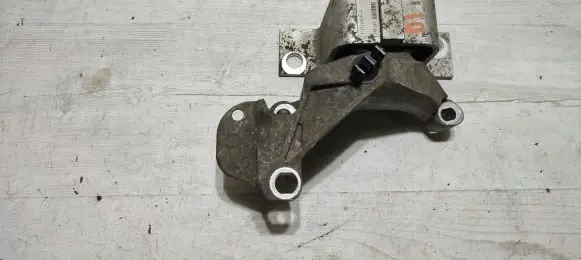 Dacia Duster Engine mounting bracket 112105867R0
