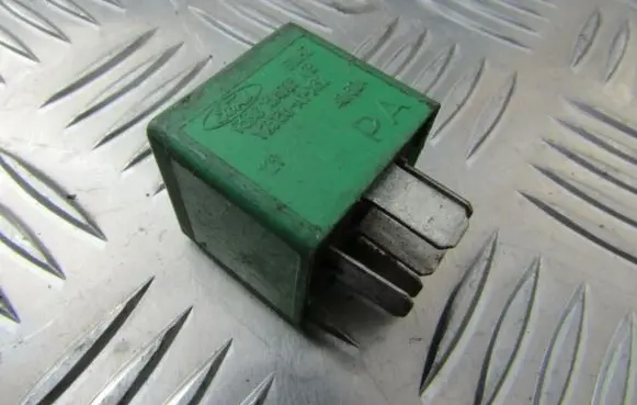 Ford Escort Other relay 93BG13A025A1B V23136-A1-X32