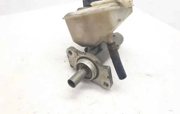 Volvo V70 Master brake cylinder 8646008