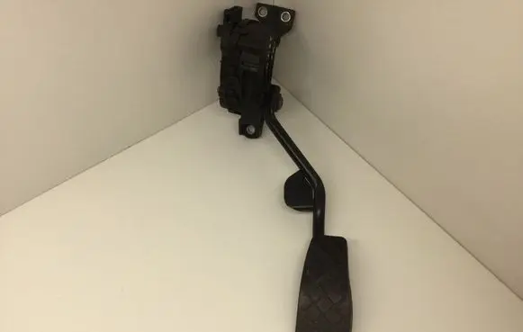 Audi A4 S4 B6 8E 8H Accelerator throttle pedal 8E2721523A