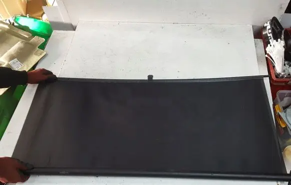 Renault Megane III Parcel shelf load cover 
