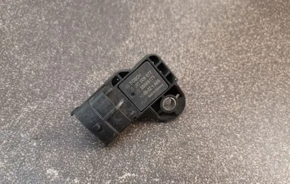 Opel Insignia A Air pressure sensor 0281006077
