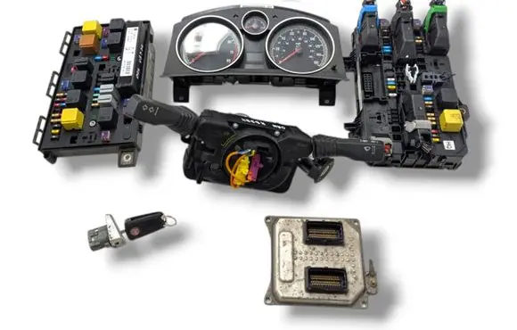 Engine ECU kit and lock set