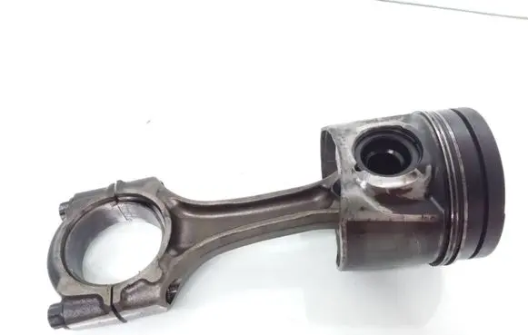 Toyota Corolla E120 E130 Piston with connecting rod