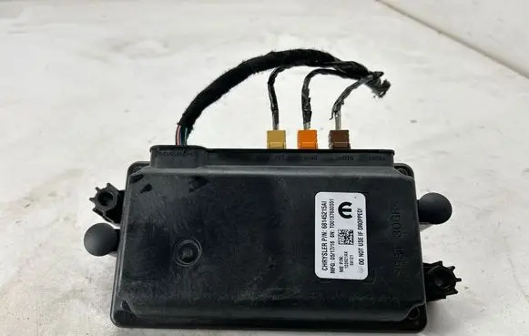 Chrysler Pacifica Camera control unit module 68145215AI
