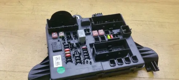 Opel Insignia A Comfort/convenience module 2273776902