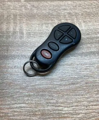 Chrysler Grand Voyager IV Ignition key/card 04686799AB