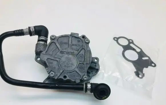 Volkswagen Beetle A5 Vacuum pump 03L145100F