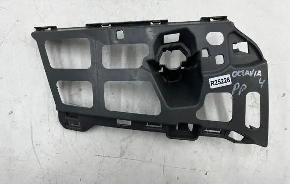 Skoda Octavia Mk4 Front bumper mounting bracket 5E3807056