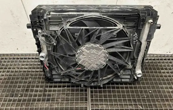 BMW 7 F01 F02 F03 F04 Radiator set 762127202 8509743