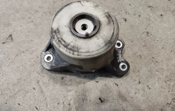 Mercedes-Benz GLC X253 C253 Engine mount bracket A2052407900