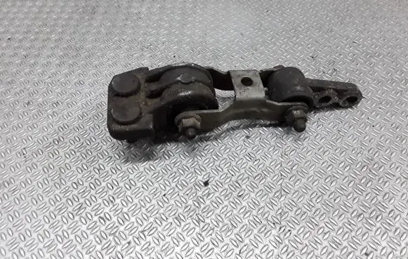 Volvo V70 Engine mount bracket 9445335