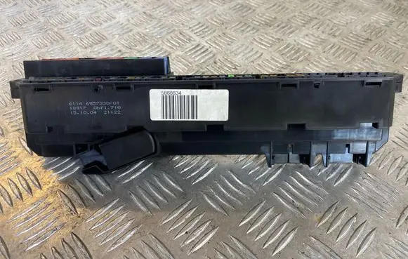 BMW 5 E60 E61 Fuse module 6957330