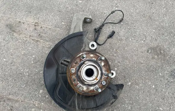 Dodge RAM Front wheel hub 68445261